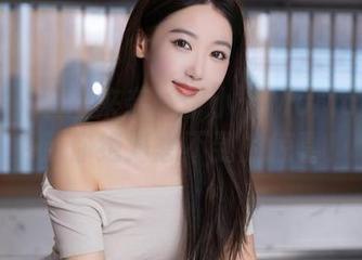 秀人网 – 原图来袭！伊小七MoMo妹妹的更新你绝对想不到的惊喜！