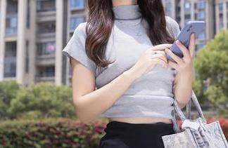 秀人网 – 千夜未来的制服奇遇记！免费美图，你准备好被美丽击中了吗？