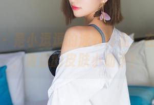 秀人网 – 是小逗逗的泳衣作品：在阳光下，做你的皮肤小助手！