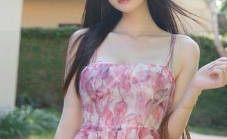 秀人网 – 就在这片绿茵中：王馨瑶yanni户外写真，在线高清好评不断