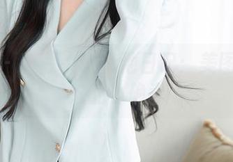 秀人网 – 糖豆sisi泳池日记：美图资源带来的小确幸