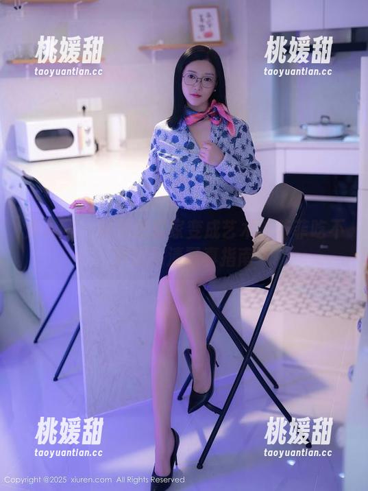 秀人网 - 如何把居家变成艺术？菲菲吃不胖的高清写真指南