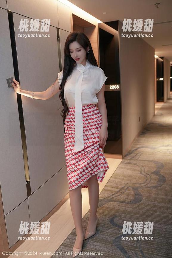 秀人网-轩轩王子 秀人网 - 流光溢彩,轩轩王子最新泳装写真集让人目不转睛!
