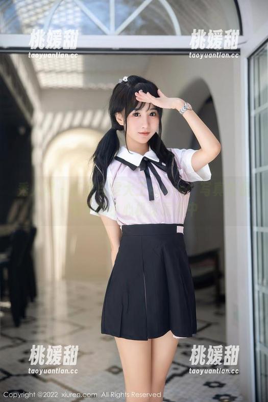 秀人网 - 红裙与雯大王susie：写真作品集中的小心机深藏其中