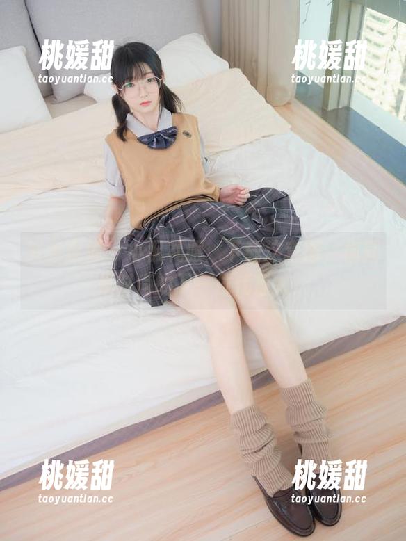紧急企划 - 小枫礼服：下载这套图，你就是时尚的下一位代言人。