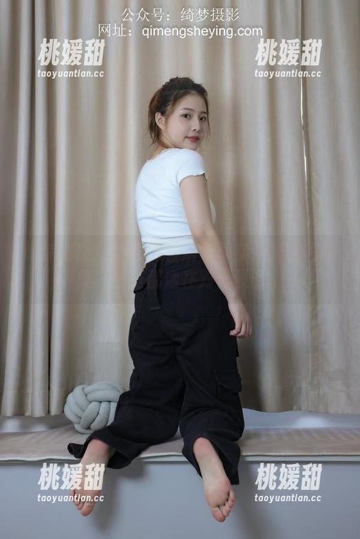 绮梦摄影 - 小艺的日常与真实：精选写真集，每张都像在对你低语。