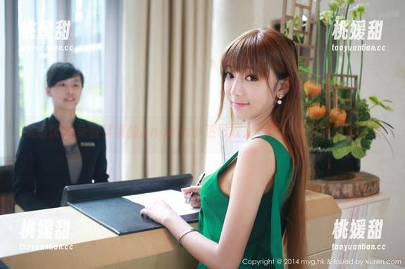 美媛馆 - 身临其境的Angela小热巴双人美图，感觉被温暖环绕