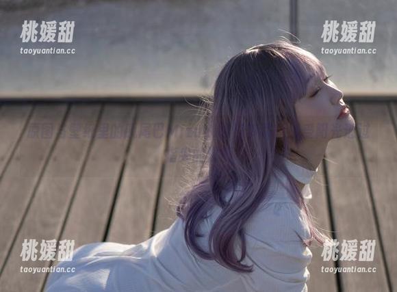 原图与壁纸里的脱尾巴Mizuki夏日梦境：感受阳光透过指尖的温暖