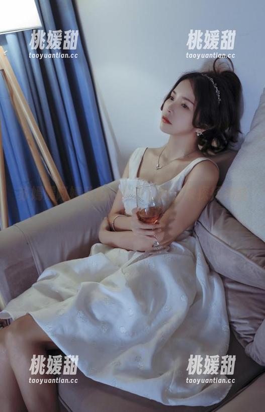 苏嫣嫣阿姨私拍：女仆套图，来探探她的微妙魅力