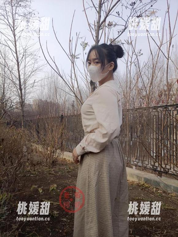 微密圈 - 水花四溅，若若老师的泳池美图：夏日壁纸必备