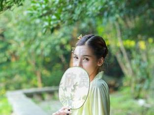 轰趴猫 – “Ellie艾栗栗，海边的时光荏苒，美到让人心颤的图片资源！”——慢慢欣赏吧