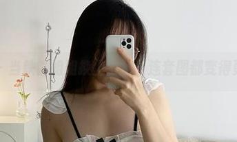 微密圈 – 当铁锤姐姐换上制服，连套图都变得更加撩人
