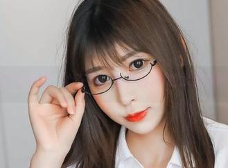 眼睛在游泳，心在飘：看雯粥粥i的水手服原图