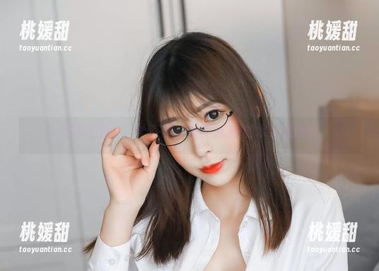 眼睛在游泳，心在飘：看雯粥粥i的水手服原图