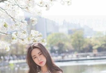 魅妍社 – 兜豆靓Youlina的日常在线美图——丢掉焦虑，收起野心，只想被你看到！