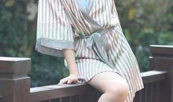 魔镜街拍最新美图更新，热裤美女们在户外畅享清风，快来感受～